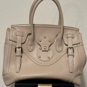 Large Moda Luxe handbag in pale beige.